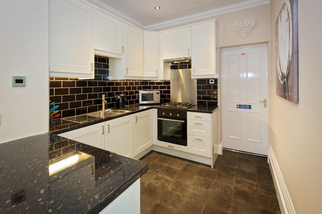Cheshire Hospitality Ltd T\/A Lennox Lea Studios & Apartments Sale Exterior foto