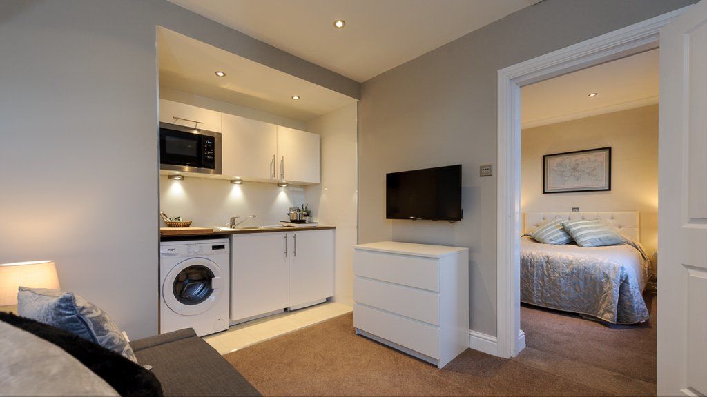 Cheshire Hospitality Ltd T\/A Lennox Lea Studios & Apartments Sale Exterior foto